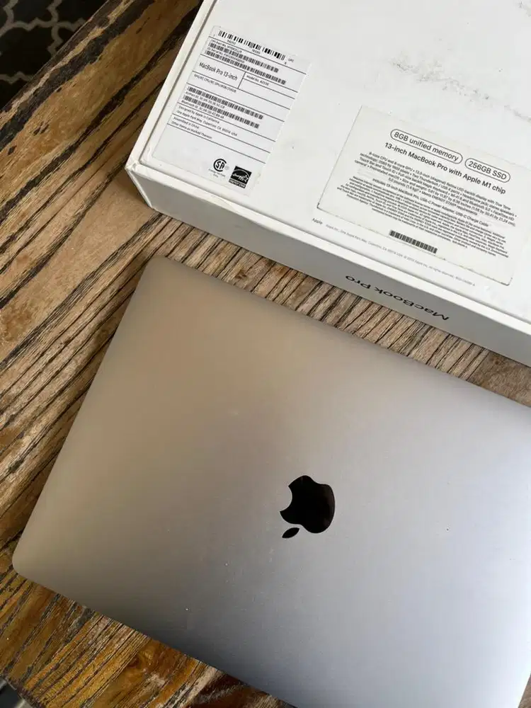Macbook pro m1 8/256gb TERMURAH SE BANDUNG RAYA