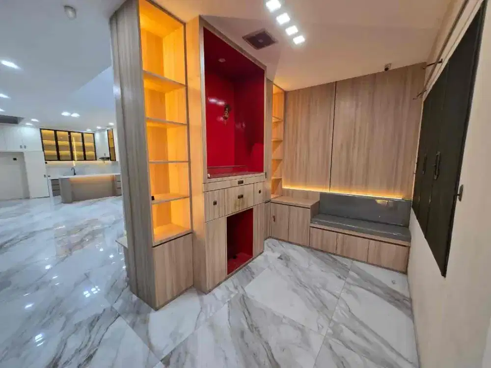 VILLA 3,5 LANTAI KOMPLEK CEMARA ASRI