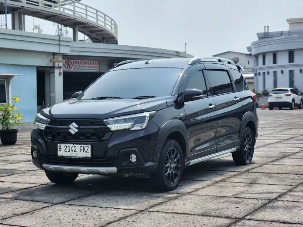 XL7 ALPHA HYBRID AT LOW KM 36RB RECORD THN 2023