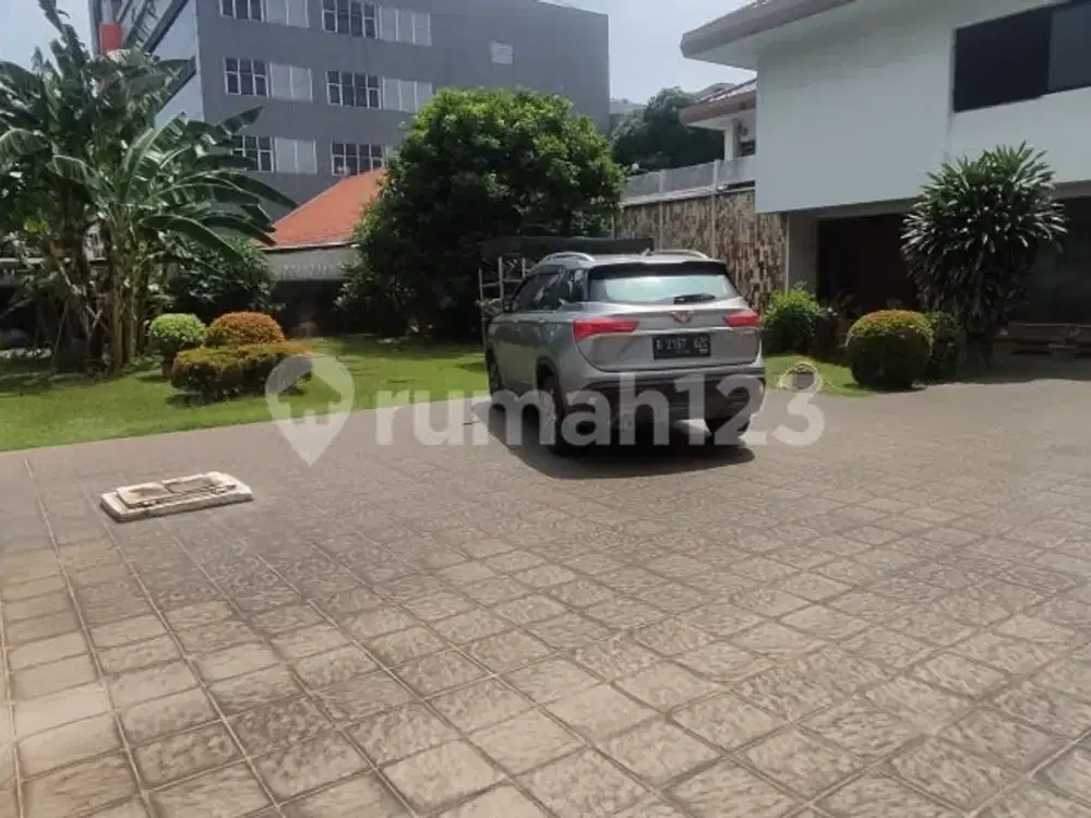 Ruko tomang pinggir jalan