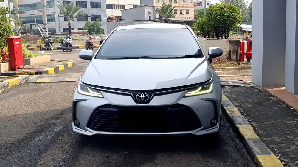 Toyota Corolla Altis 1.8 V AT Silver 2022 NIK 2021 Record Garansi