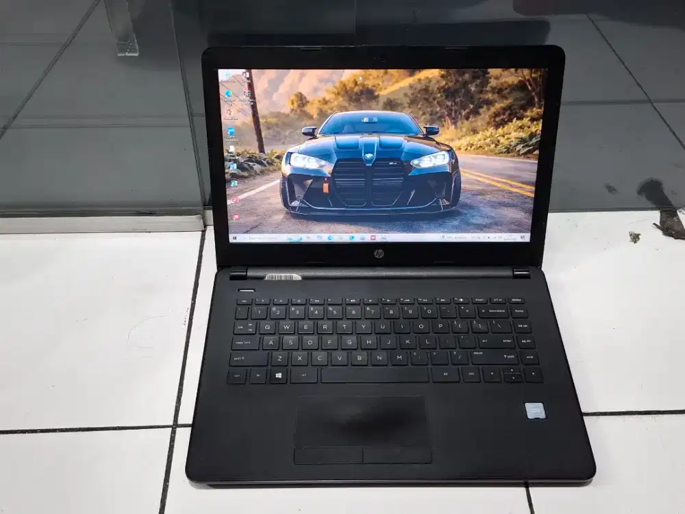 Laptop HP 14-bs0xxx prosesor intel core i3-6006U/Ram 4GB/SSD 128GB