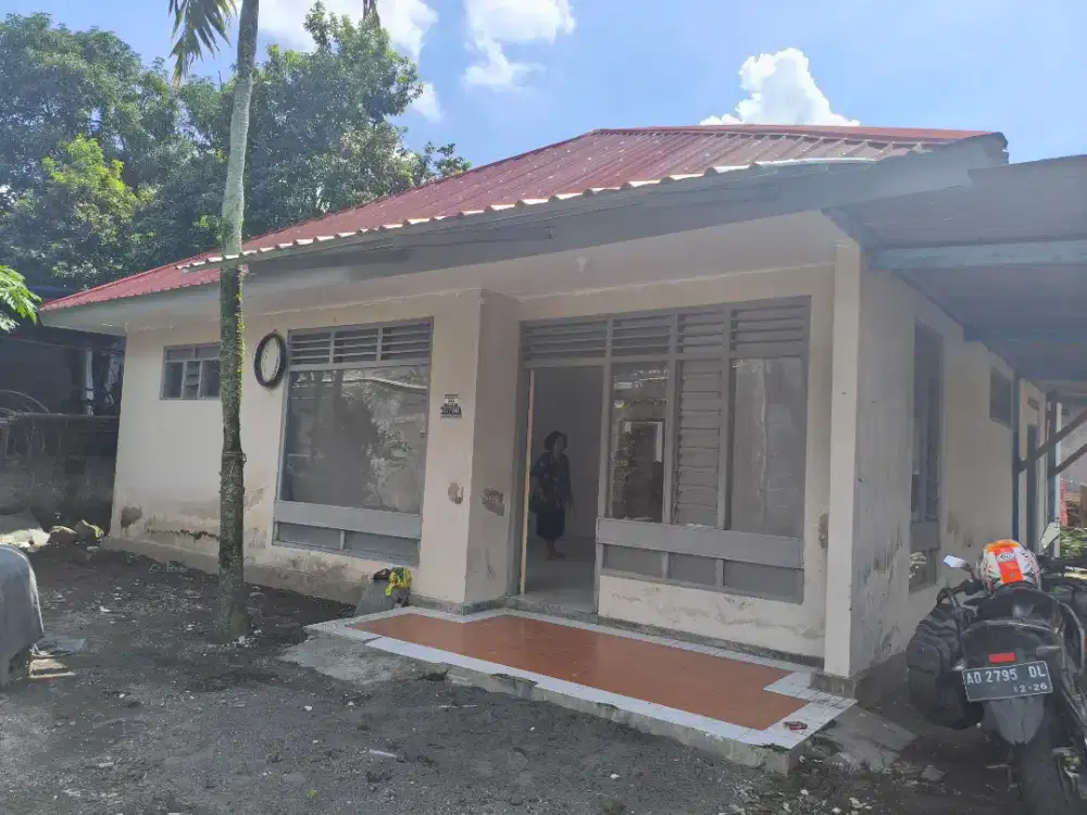 RUMAH 4 KAMAR –15m dari Jl. Lempongsari (Dekat Monjali & Hotel Hyatt)