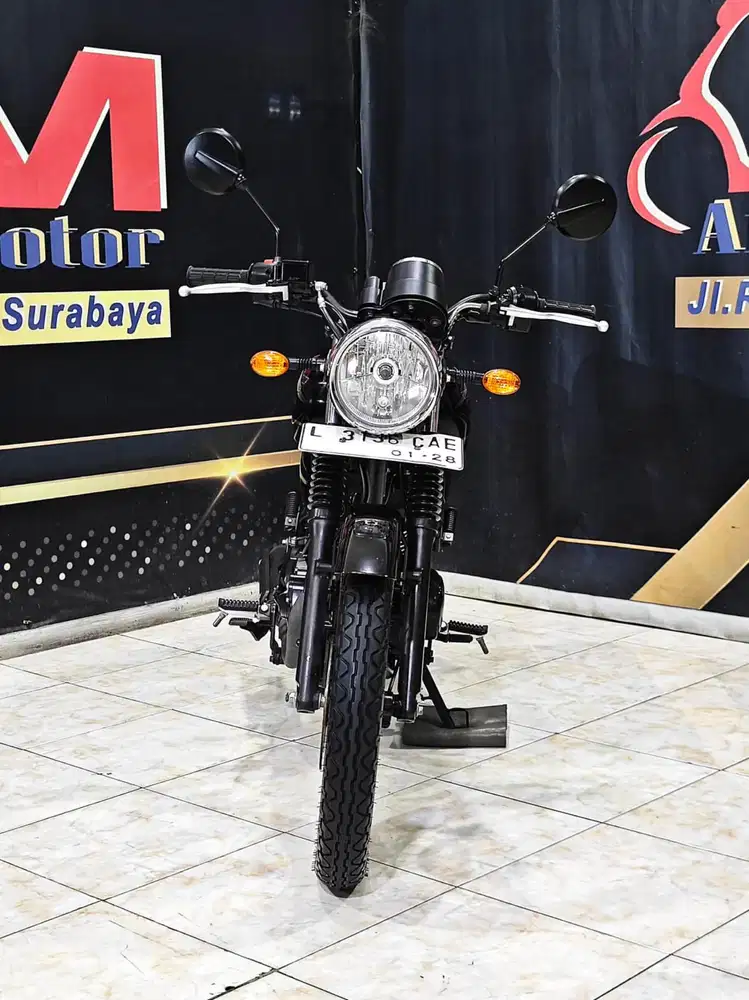 Kawasaki W 175 SE Black Style reg 2023 odo 5rb super ciamik