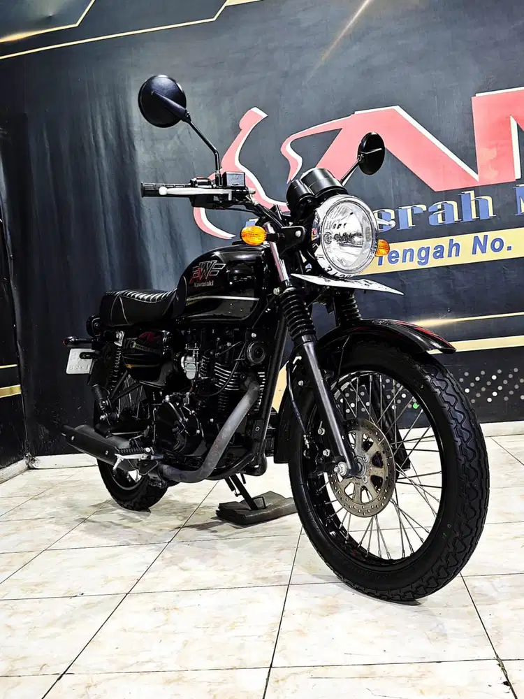 Kawasaki W 175 SE Black Style reg 2023 odo 5rb siap pakai