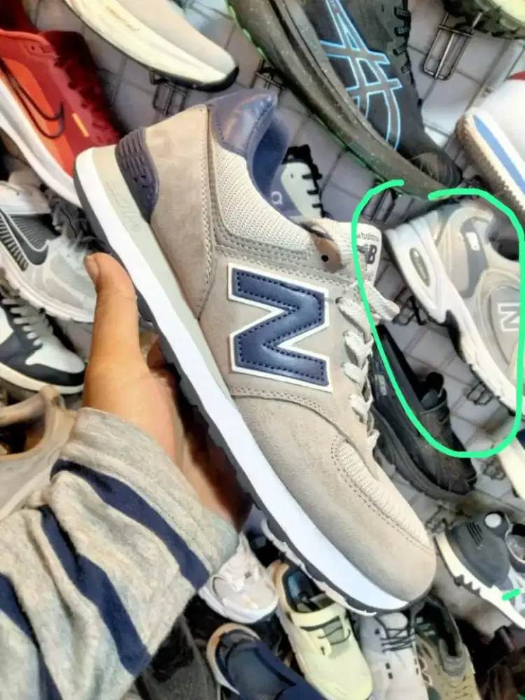 Sepatu running bermacam2 merk second original dgn kondisi 90%