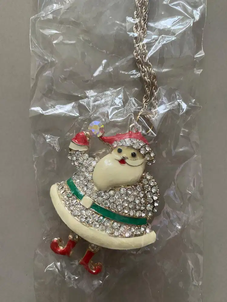 KALUNG PANJANG - SANTA CLAUS/ SINTERKLAS – LOGAM - BARU