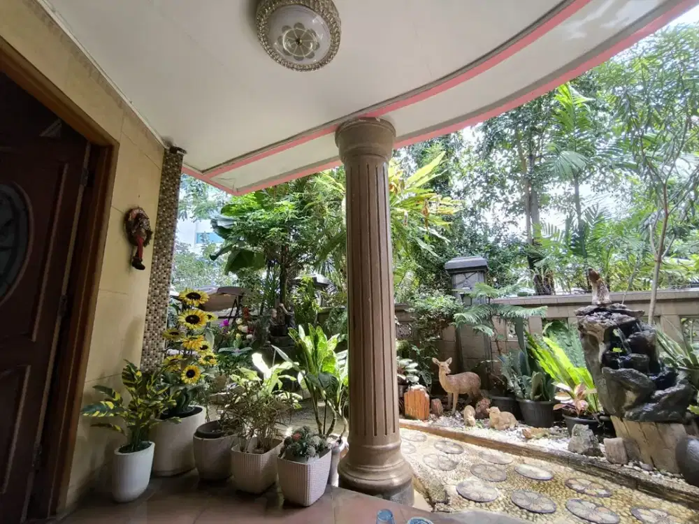 DI JUAL RUMAH ASRI STRATEGIS DI CEMPAKA PUTIH BARAT