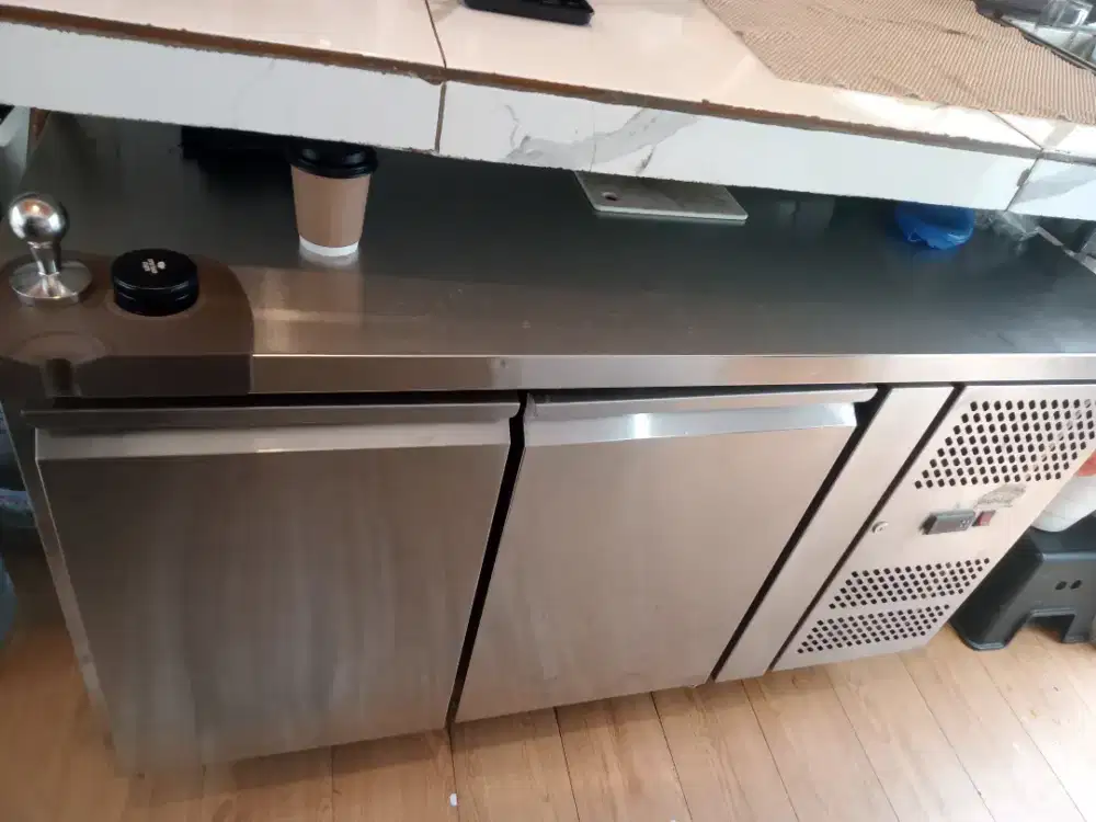 Undercounter chiller 2 pintu