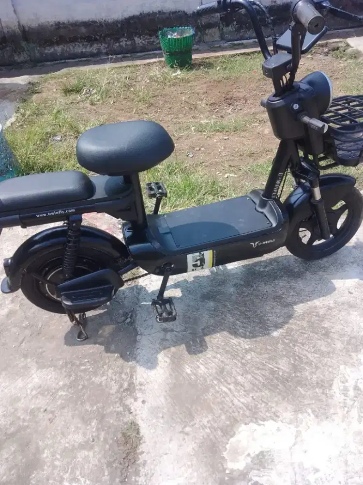 Sepeda listrik Uwinfly tipe redfish 5 istimewa