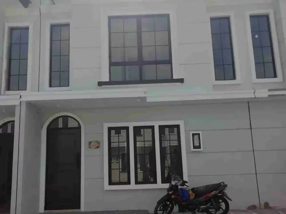 Rumah Bagus murah Mansion nine Lakarsantri dekat citraland wiyung