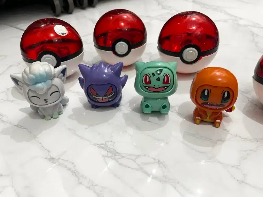 Jual 4 Pokemon With Pokeball New Koleksi