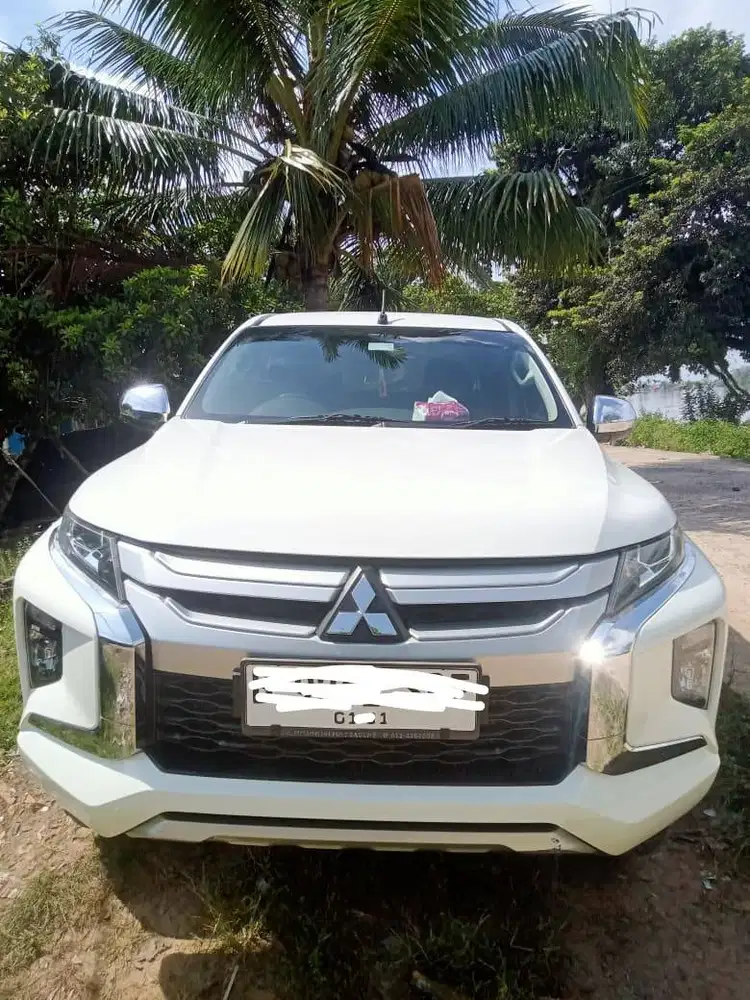 Mitsubishi Triton Double Cabin GLS 4X4 Manual Putih