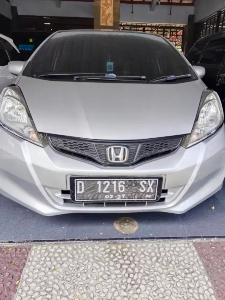 Bismillah numpang jual honda jazz th 2011.no.D.silver.