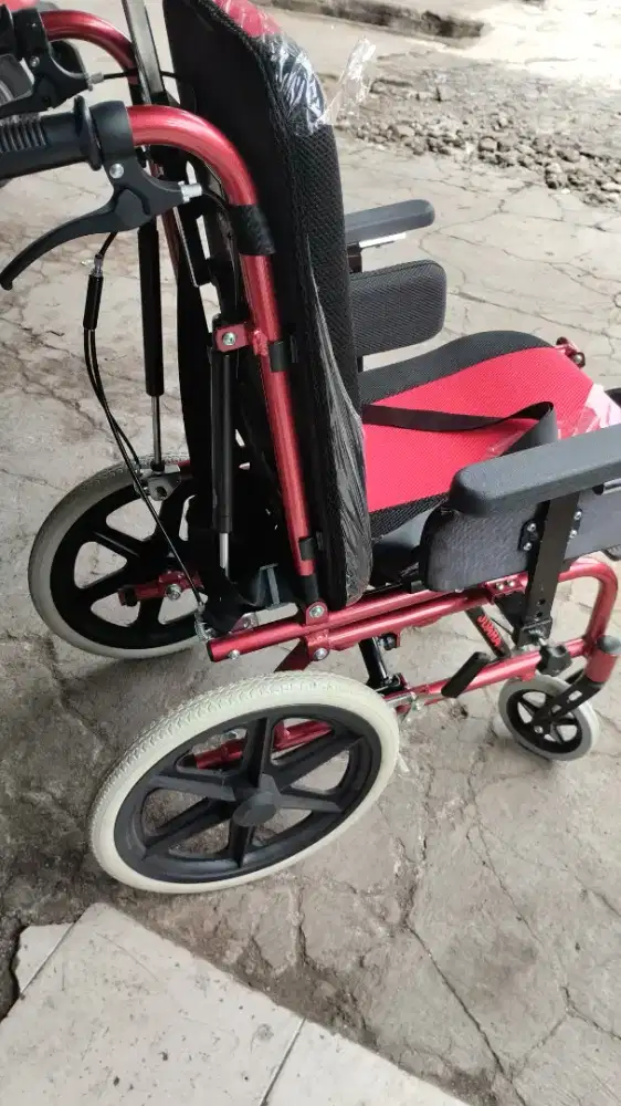 Kursi roda Celebral Palsy merk Juara Murah