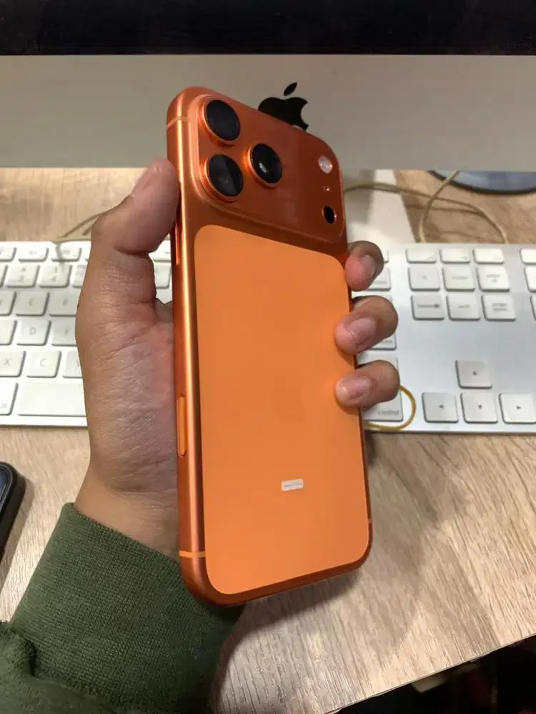 iPhone 17 Pro Max 256GB Garansi Resmi iBox Cosmic Orange Battery 97%