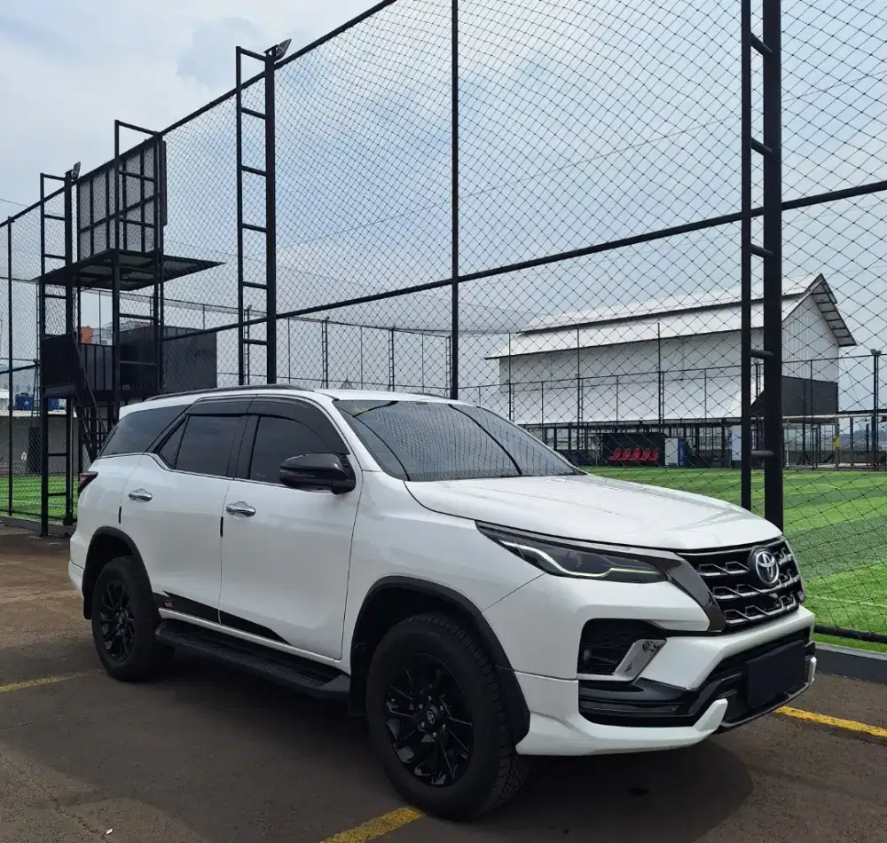 TOYOTA FORTUNER GR SPORT 2.8 2023