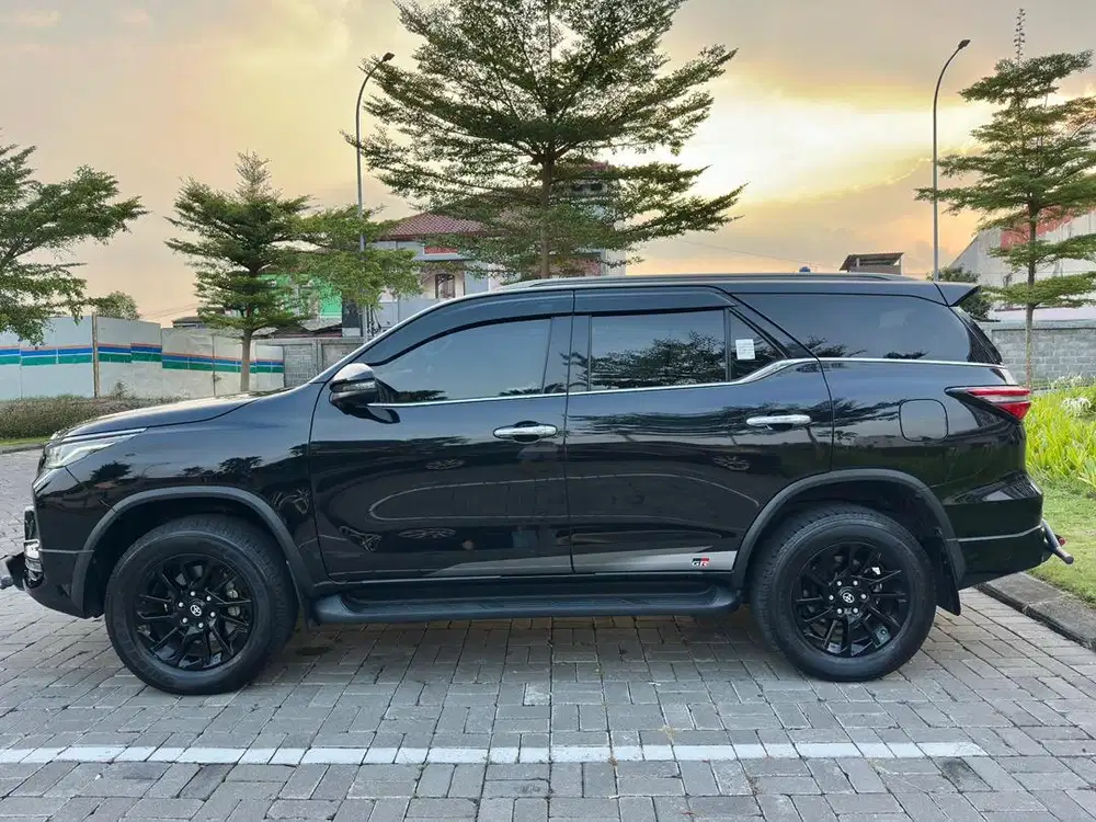 Dijual Fortuner GR Sport A/T 2.8 4x2 2023 Hitam Istimewa AB Kota
