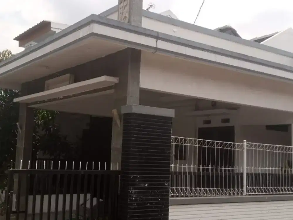 RUMAH DI JUAL DI PERUMAHAN TITIAN KENCANA BEKASI