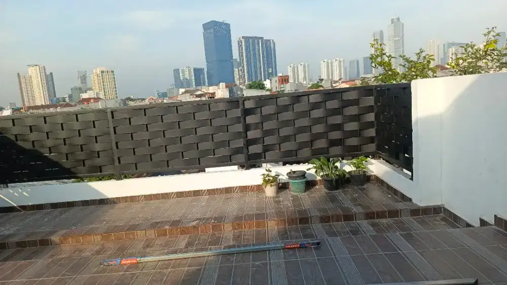 Balkon Model Anyaman Ketupat