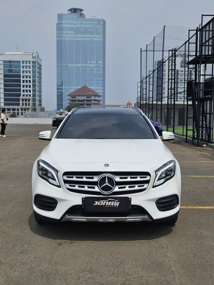 Mercedes-Benz GLA200 2018 Bensin