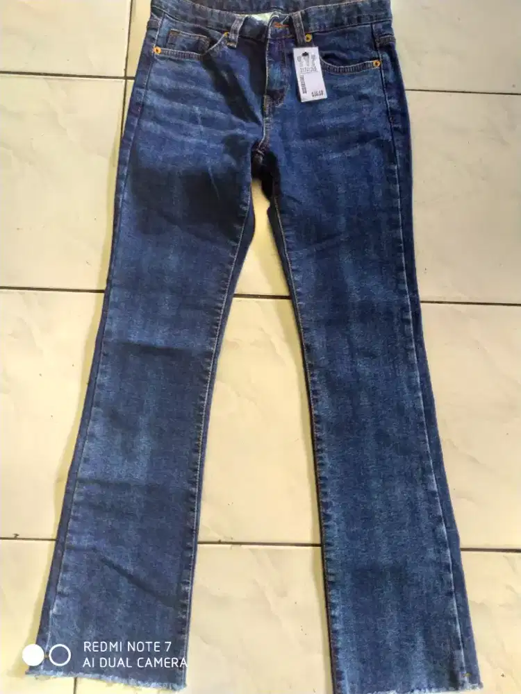 Celana jeans cutbray wanita