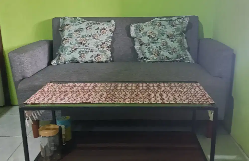 di jual sofa 2 seat merk Informa + meja