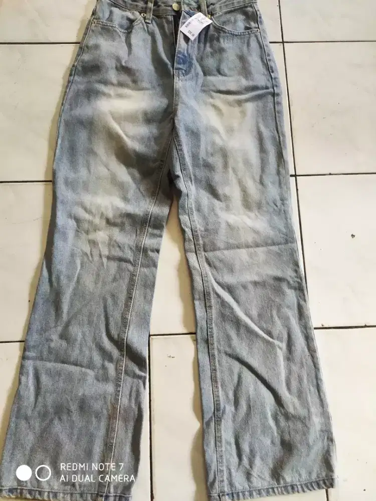 Celana jeans beggi warna