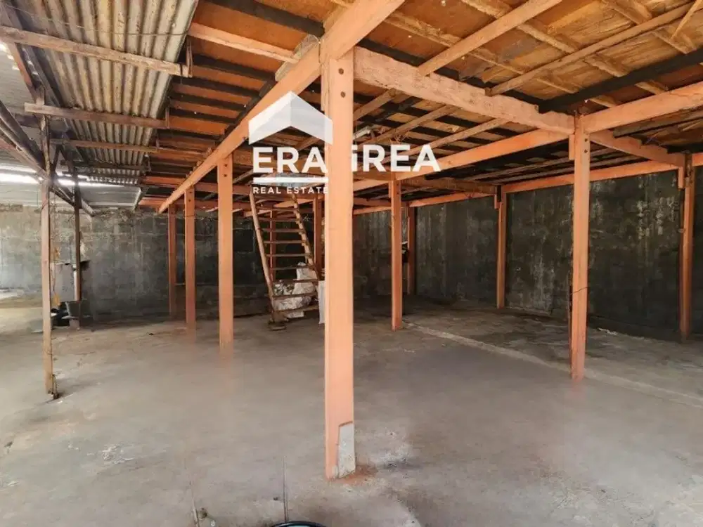 Rumah + Gudang Disewakan di Solo Dekat Pasar Purwosari, Stasiun Purwosari dan Solo Center Point