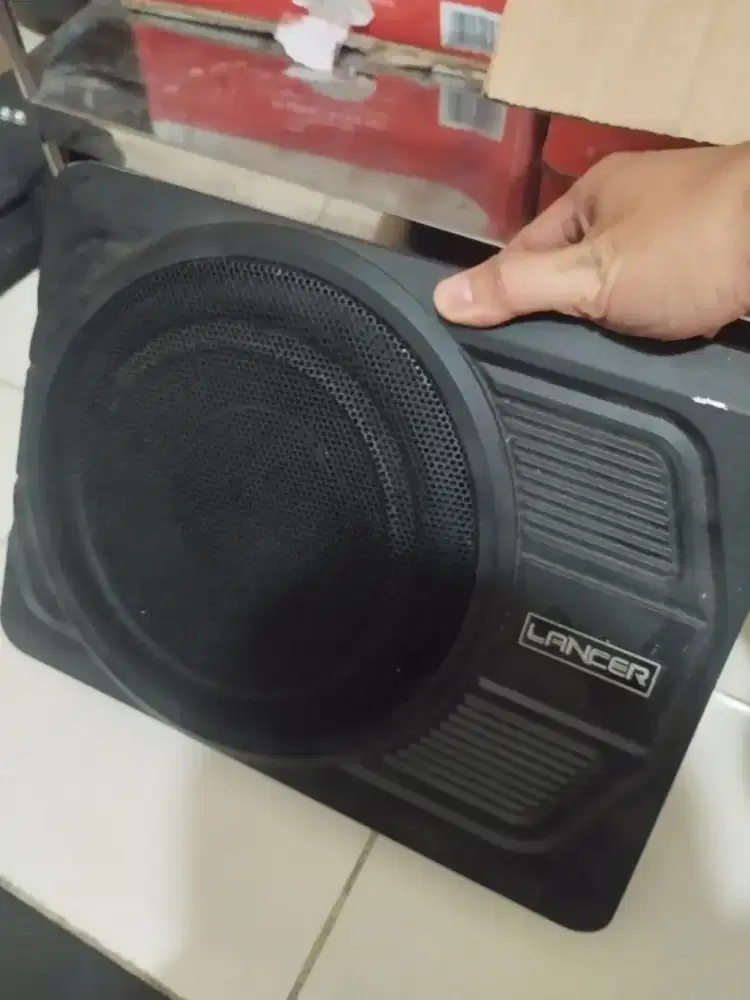 Subwoofer kolong