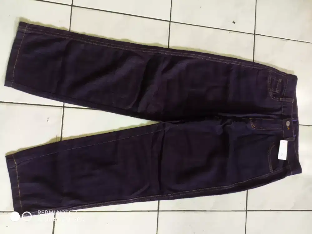 Celana jeans kulot, warna