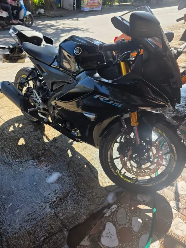 R15 v3 2022 tangan pertama