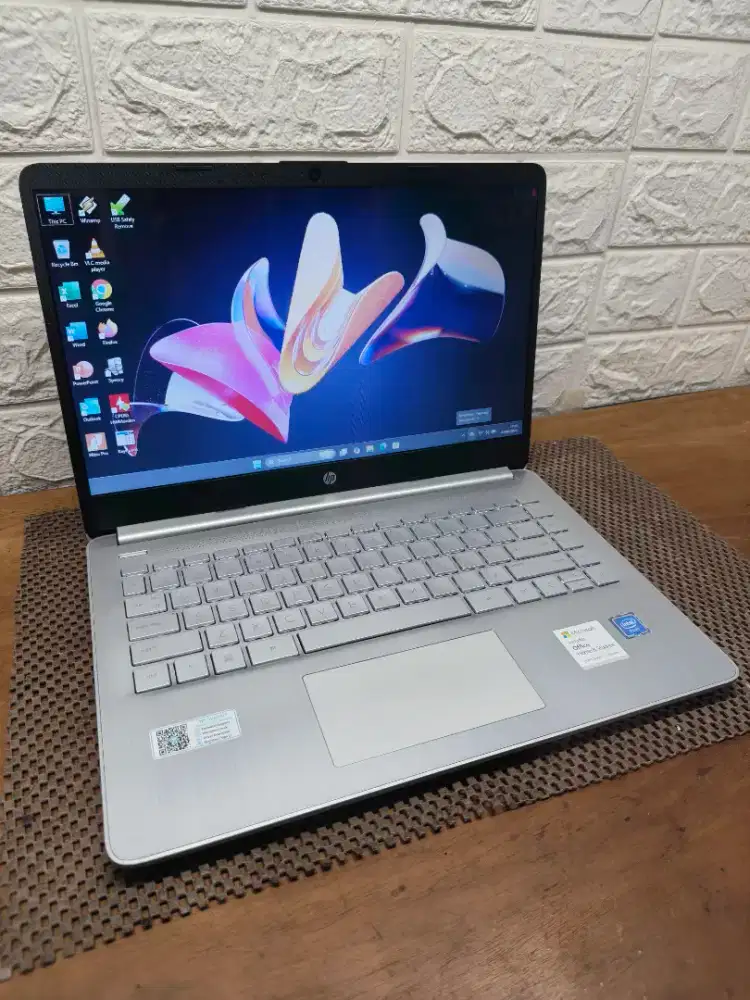 HP 14s intel Celeron N4120 (8/256gb) 14 inc Slim NORMAL