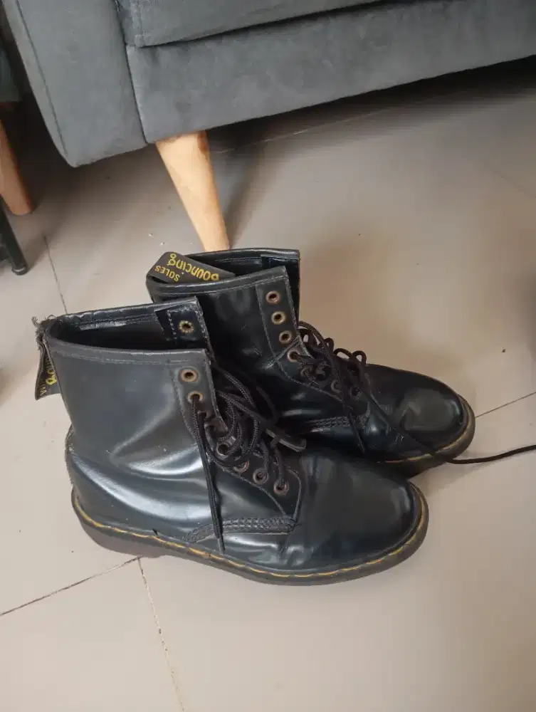 Sepatu dr martens