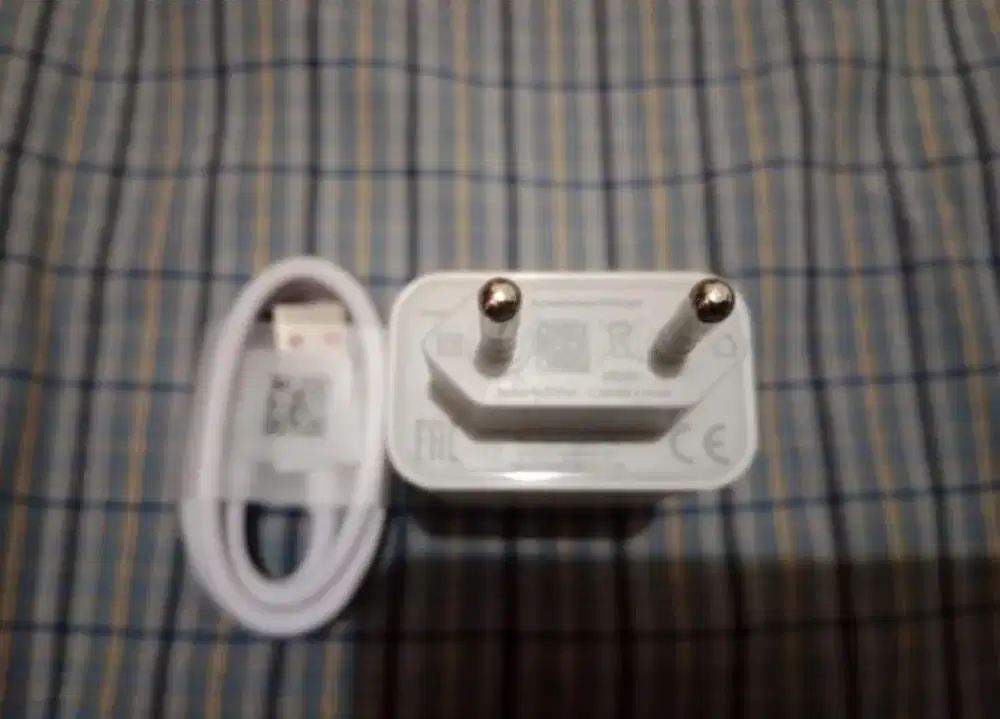 Jual aja nih charger original 68 watt 100 rb