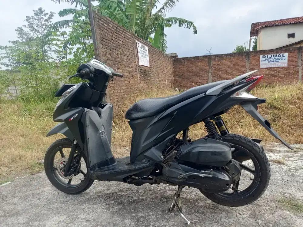 Di jual Vario 125 KZR th 2013 surat komplit pajak isi