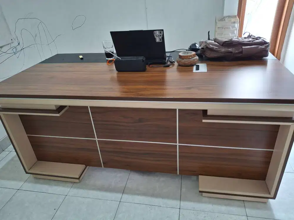 MEJA KERJA EXCECUTIVE INFORMA L SHAPE