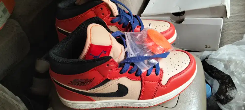 Nike Air Jordan 1 Retro Tinggi