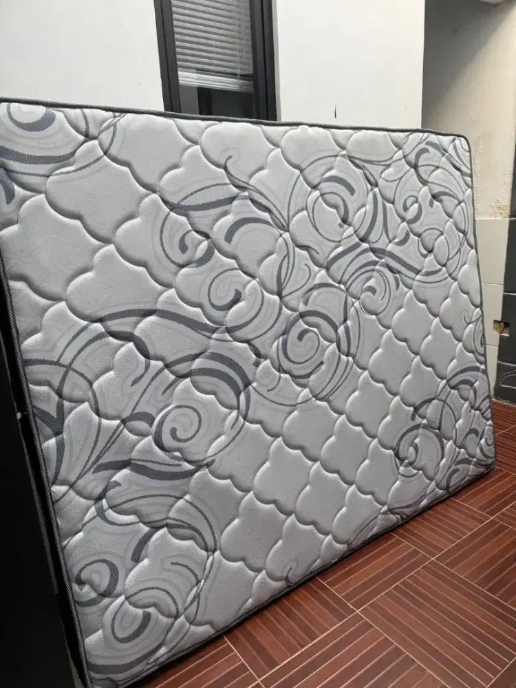 Di jual kasur merek Central Springbed