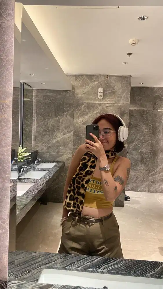 mencari pekerjaan jaga toko,HOST LIVE,SPG