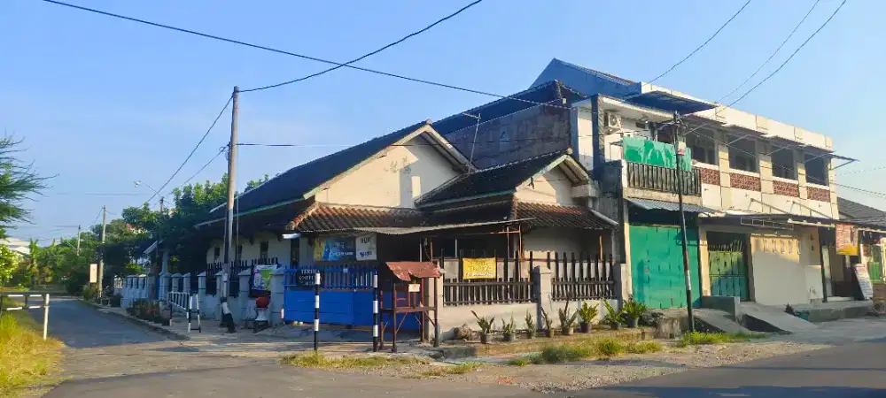 Rumah + usaha 1120m Karangasem Dekat UMS Solo