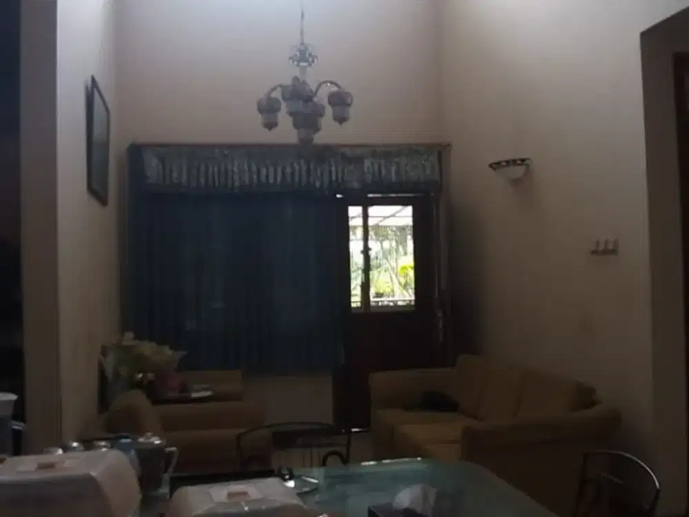 dijual rumah di villa bukit mas (SW)