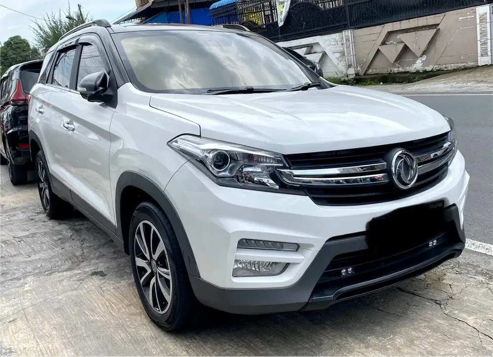 DFSK Glory 560 2021 Putih 7 Seat