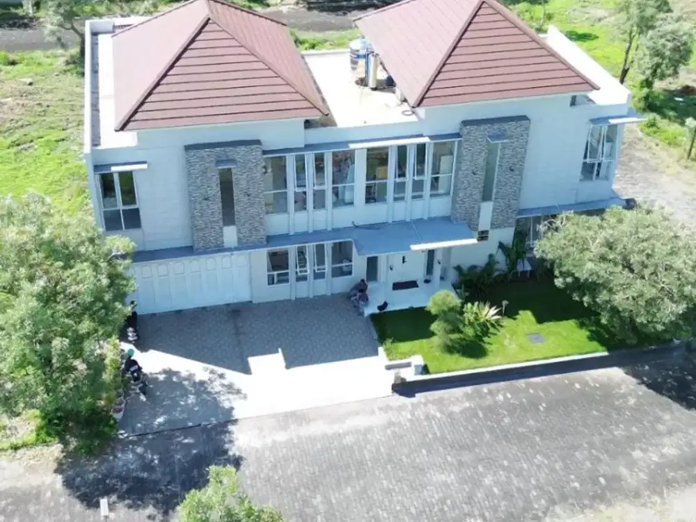 Mansion Mewah 2 Lantai di Perumahan San Marino Langenharjo Dekat Solo Baru Ada Kolam Renang