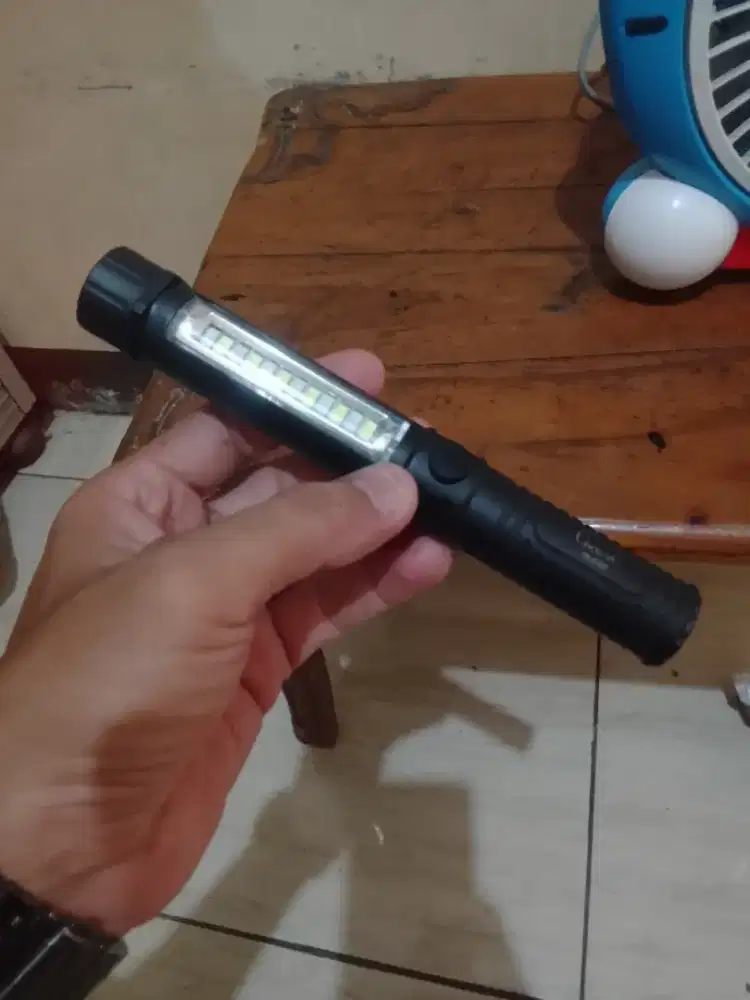 Lampu senter led