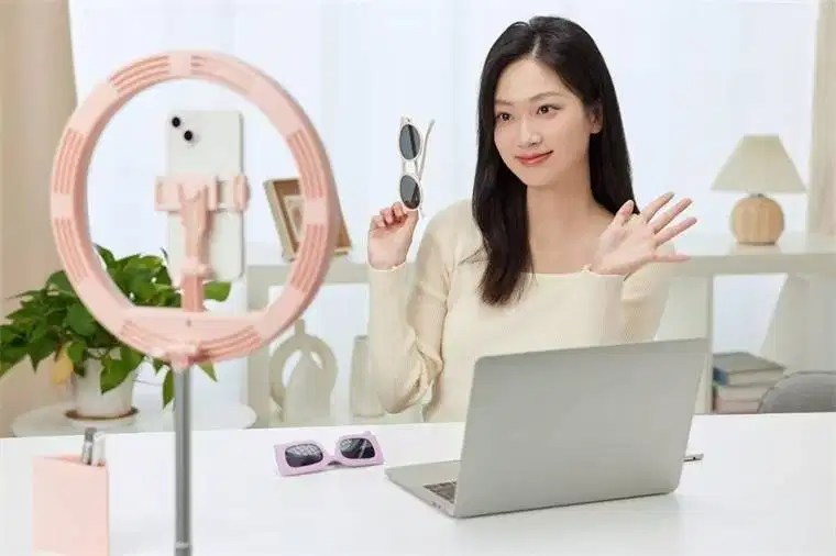Oraculi Jewely Mall sedang membuka lowongan untuk para live streamer.