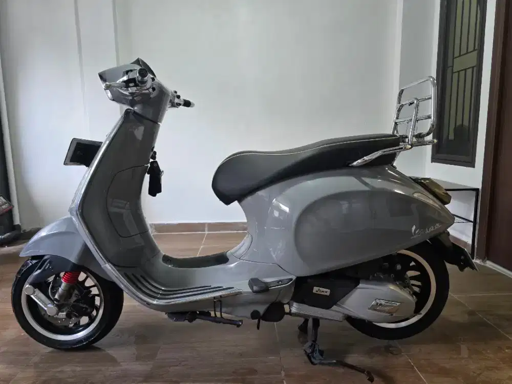 Vespa matic Sprint 2022 mulus Km rendah