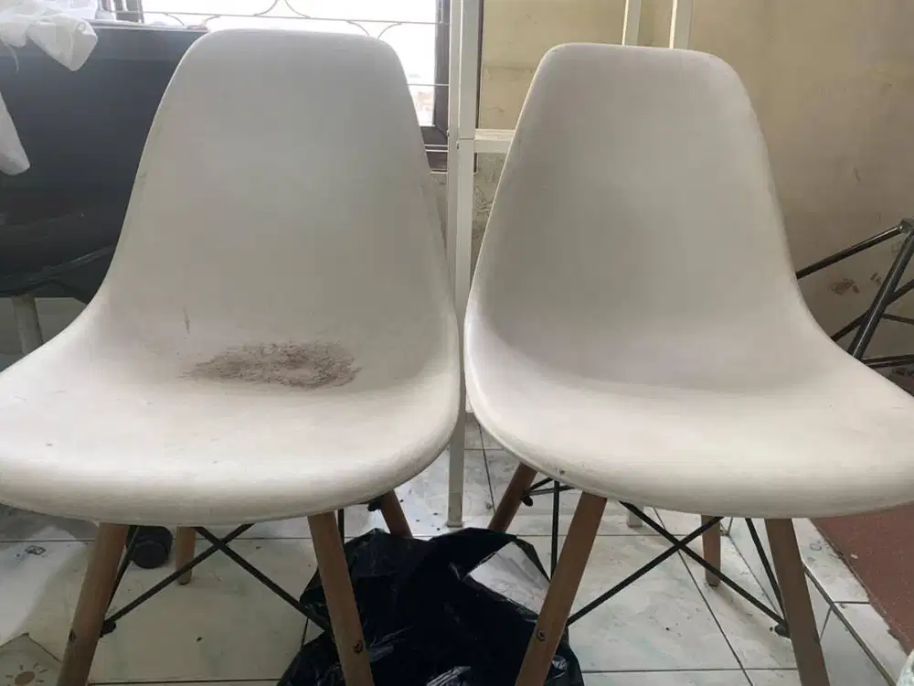 READY FOR SALE KURSI PUTIH 2 PCS