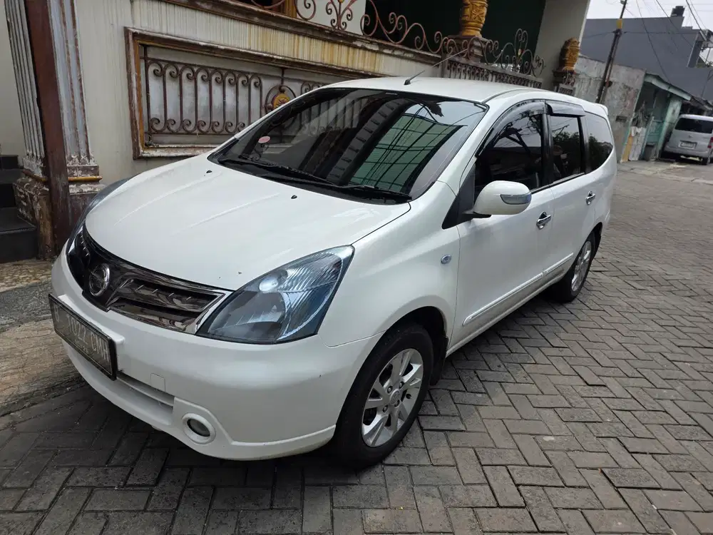 Nissan Livina 2011 Bensin