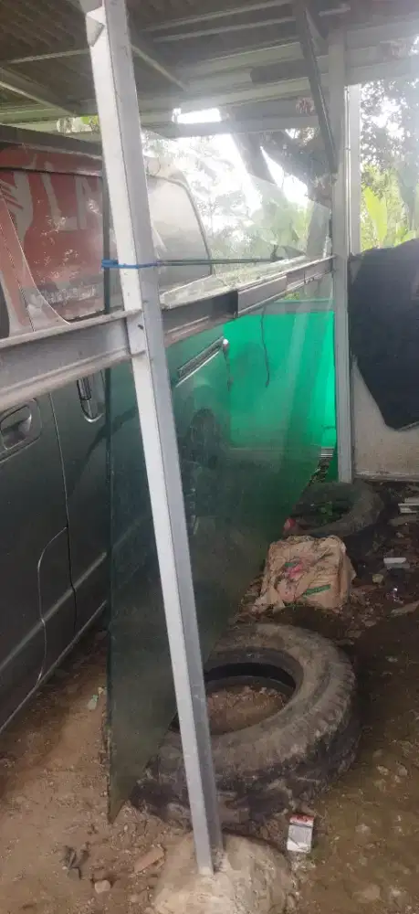 Kaca Tempered Besar Ukuran 3x1.5m Tebal 1cm Masih Mulus Bekas